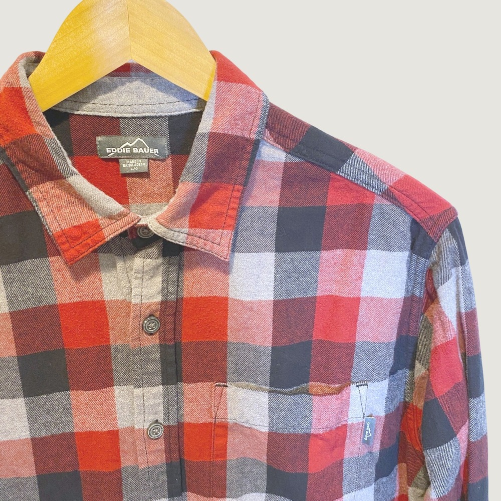 Eddie Bauer Flannel Shirt Mens L Red Black Plaid Excellent Long Sleeve Button Up
